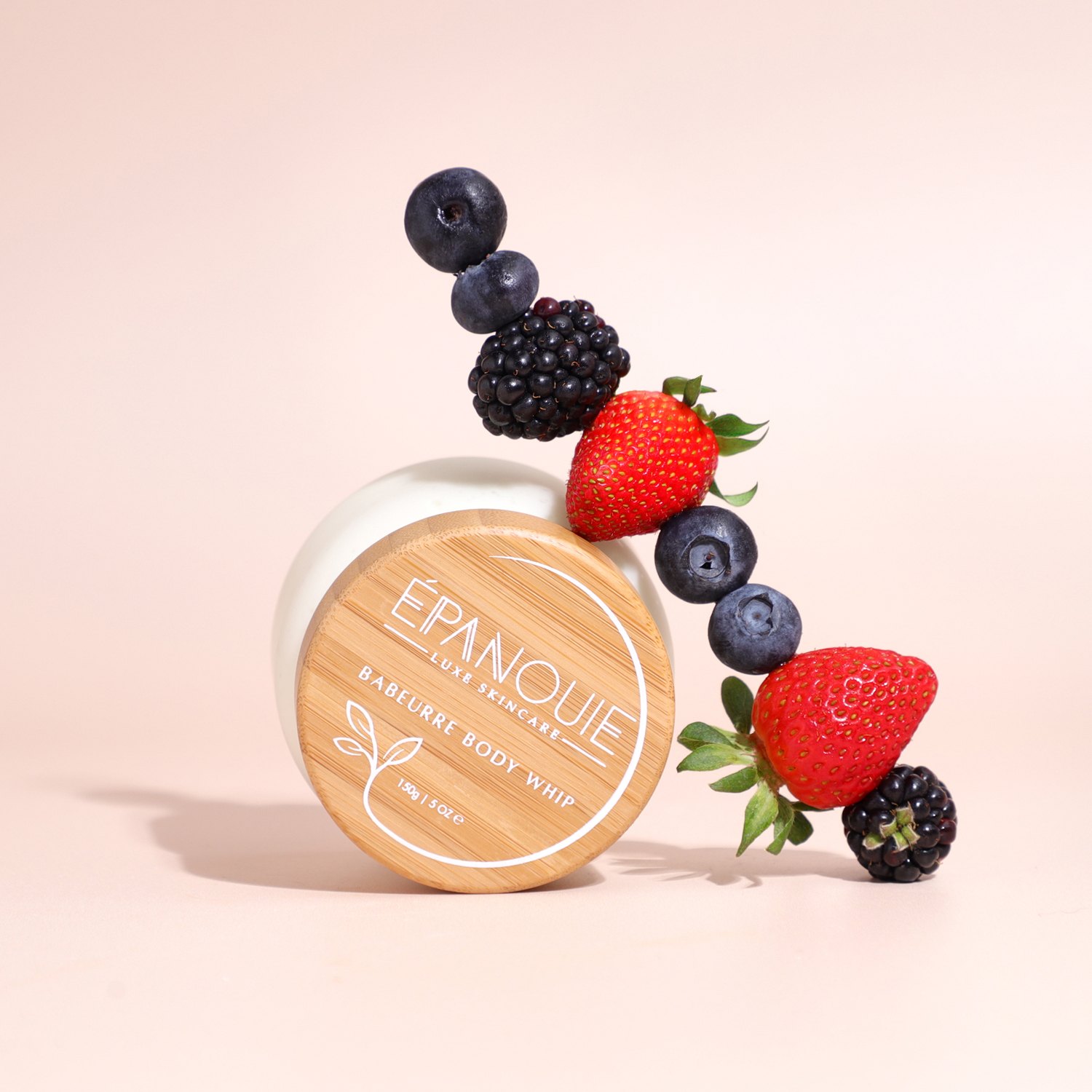 Babeurre Body Whip with berries